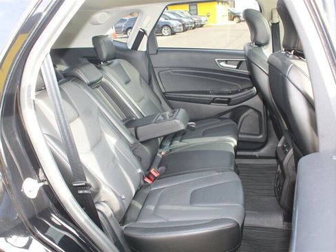 Used 2017 Ford Edge Titanium w/ Equipment Group 301A AWD/4WD image 15