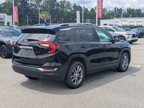 Used 2024 GMC Terrain SLT FWD image 3