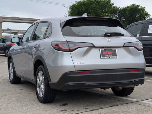 Used 2023 Honda HR-V LX image 4