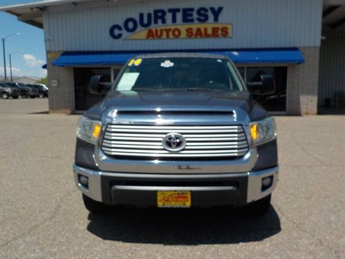 Used 2014 Toyota Tundra Limited w/ Limited Premium Package image 15