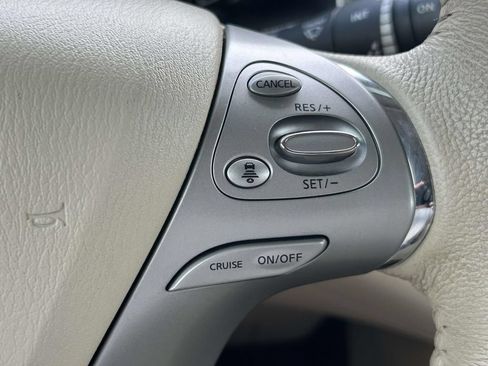 Used 2016 Nissan Murano Platinum w/ Platinum Technology Package FWD image 24