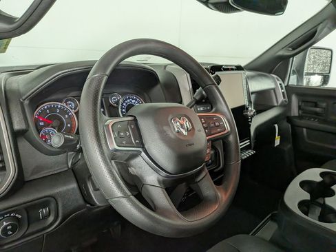 New 2026 RAM 3500 Tradesman AWD/4WD image 17