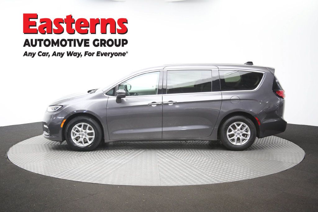 Used 2023 Chrysler Pacifica Touring-L FWD image 63