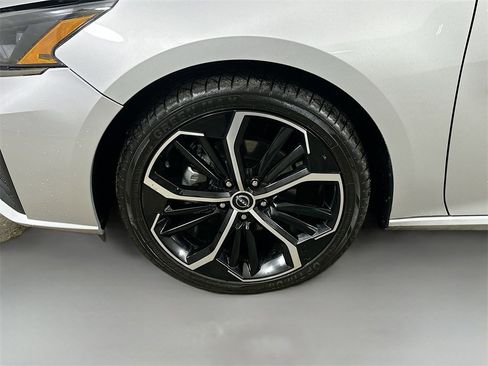 Used 2024 Nissan Altima 2.5 SR image 8