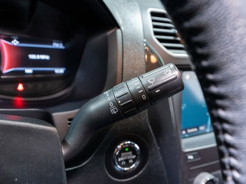 Used 2019 Ford Explorer XLT w/ Equipment Group 202A image 27