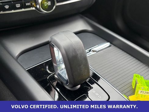 Certified 2025 Volvo XC60 B5 Core AWD/4WD image 22