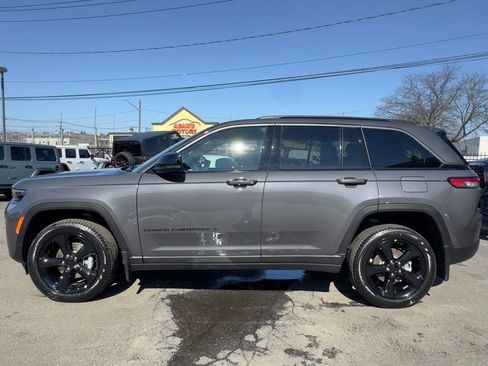 New 2026 Jeep Grand Cherokee Limited w/ Limited Altitude Package image 4