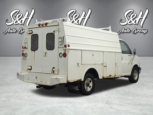 Used 2004 Chevrolet Express 3500 RWD image 14