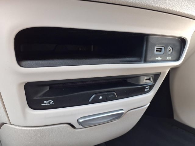 Used 2017 Chrysler Pacifica Touring-L Plus w/ Advanced Safetytec Group FWD image 18
