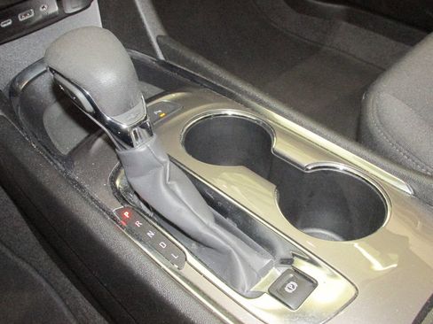 Used 2024 Chevrolet Malibu LT image 25