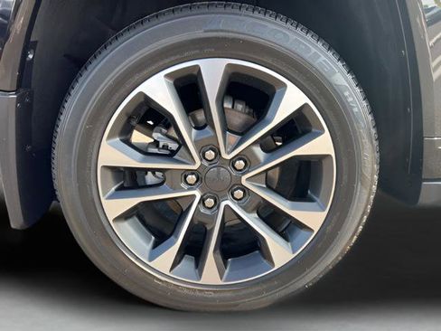 Used 2023 Jeep Grand Cherokee Overland w/ Adv Protech Group III image 22