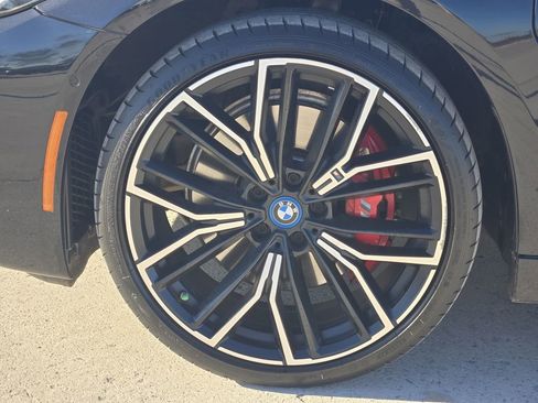 Used 2022 BMW 530e w/ Premium Package image 14