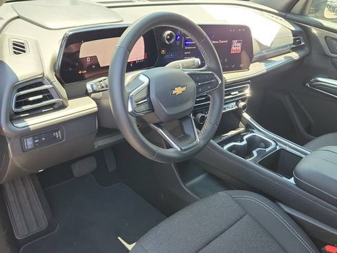 Certified 2026 Chevrolet Traverse LT w/ Sun and Wheel Package FWD image 19