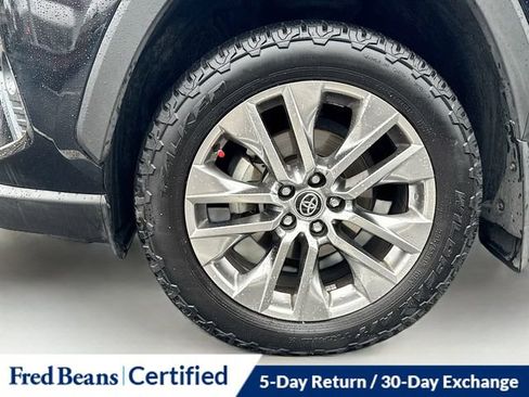 Used 2021 Toyota RAV4 Limited AWD/4WD image 35