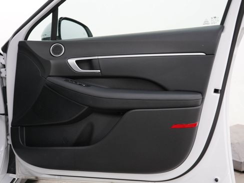 Used 2025 Hyundai Sonata SEL FWD image 9