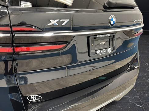 Used 2023 BMW X7 xDrive40i AWD/4WD image 42