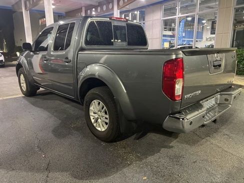 Used 2017 Nissan Frontier SV w/ SV Value Truck Package AWD/4WD image 4