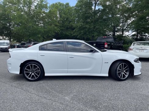 Used 2023 Dodge Charger R/T w/ Technology Group RWD image 2