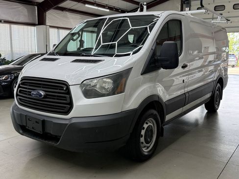 Used 2016 Ford Transit 250 130 Low Roof RWD image 5