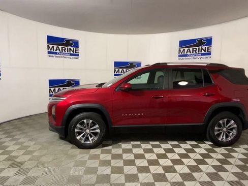 Used 2025 Chevrolet Equinox LT FWD image 7