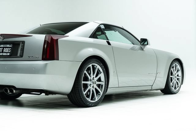 Used 2006 Cadillac XLR V RWD image 14