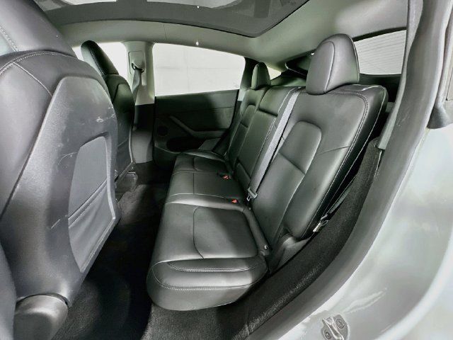 Used 2023 Tesla Model Y Long Range AWD/4WD image 18