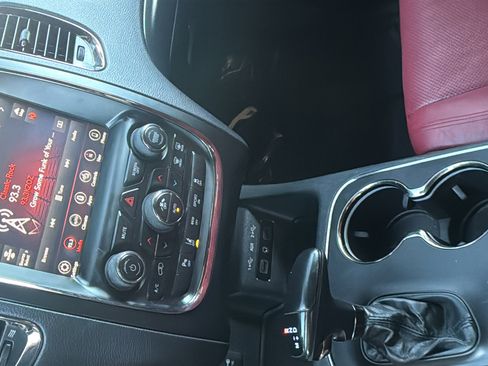 Used 2018 Dodge Durango R/T w/ Technology Group image 36