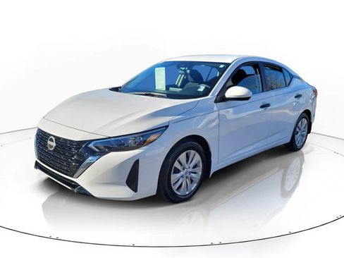 Used 2025 Nissan Sentra S image 2