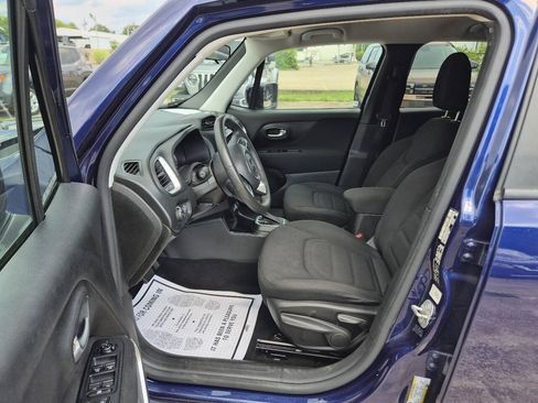 Used 2021 Jeep Renegade Latitude w/ Luxury Group I FWD image 10