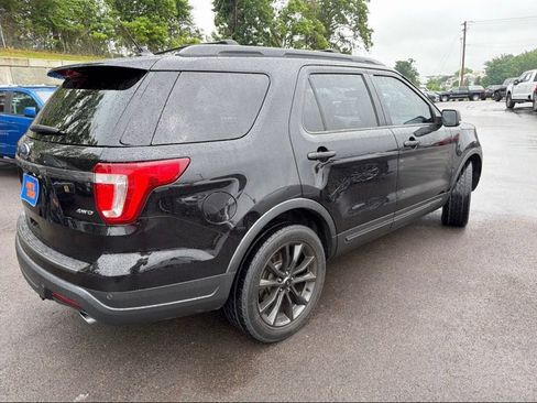 Used 2019 Ford Explorer XLT w/ Equipment Group 202A AWD/4WD image 5
