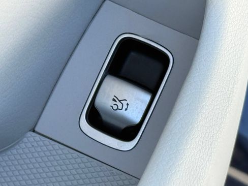 Used 2023 Mercedes-Benz EQS 450+ SUV image 25