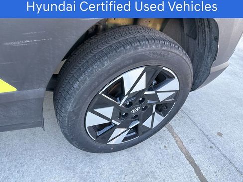 Certified 2025 Hyundai Kona SEL image 10