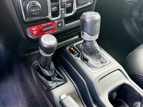 Used 2021 Jeep Wrangler Unlimited Rubicon 4xe image 18