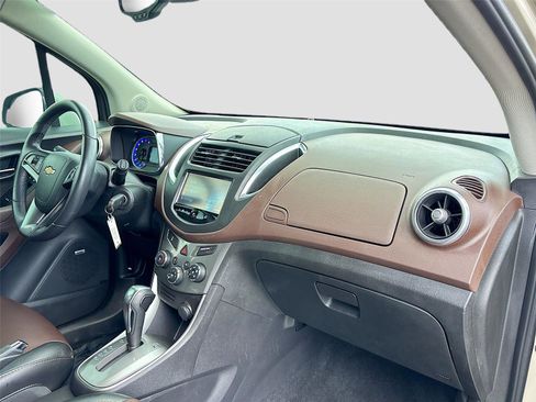 Used 2016 Chevrolet Trax LTZ w/ LPO, Cargo Package image 27