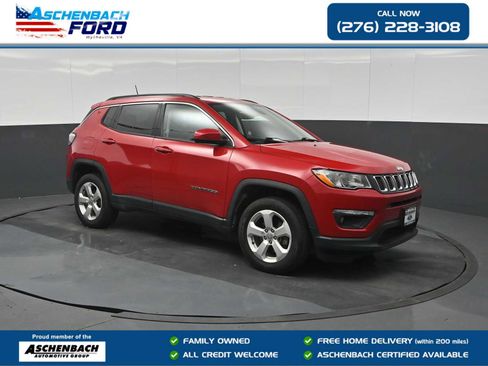 Used 2019 Jeep Compass Latitude w/ Popular Equipment Group AWD/4WD image 1