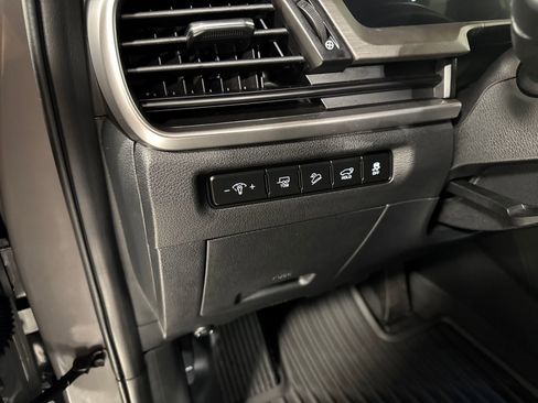 Used 2025 Kia Telluride AWD image 18