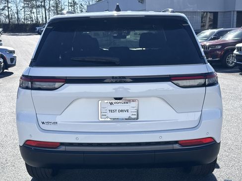 New 2026 Jeep Grand Cherokee Limited w/ Limited Altitude Package image 9