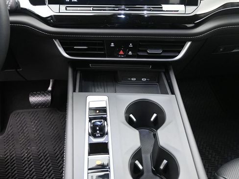 New 2026 Volkswagen Atlas SE FWD image 13