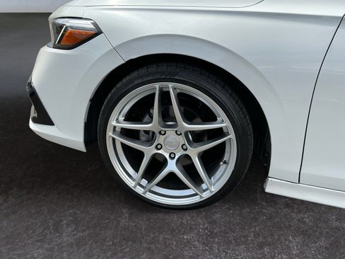 Used 2023 Honda Civic Sport image 9