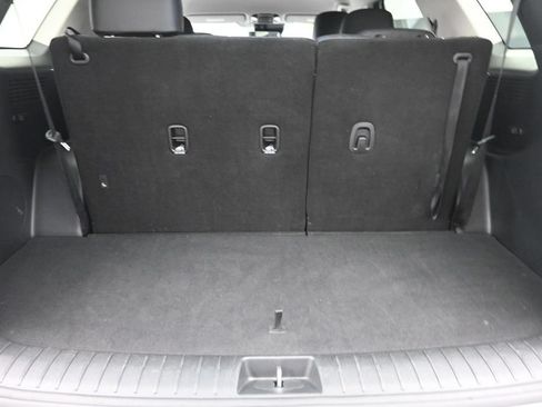 Used 2025 Hyundai Palisade SEL FWD image 12