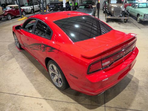 Used 2014 Dodge Charger SXT image 15