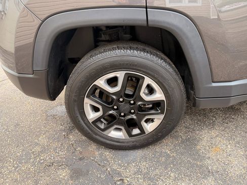 Used 2018 Jeep Compass Trailhawk w/ Leather Interior Group AWD/4WD image 15
