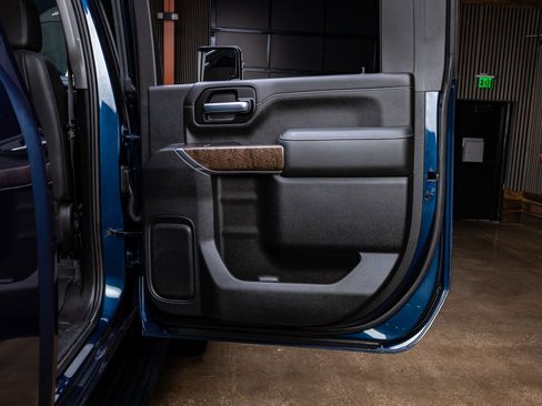 Used 2021 GMC Sierra 2500 Denali w/ Denali Ultimate Package image 38