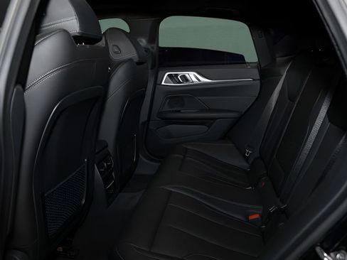 Used 2022 BMW i4 eDrive40 image 11