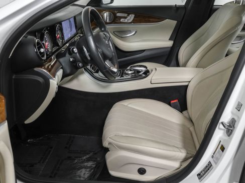 Used 2018 Mercedes-Benz E 300 4MATIC image 22