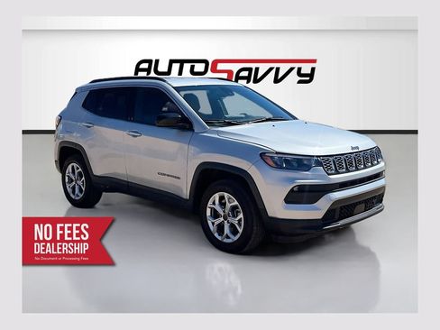 Used 2025 Jeep Compass Latitude AWD/4WD image 1