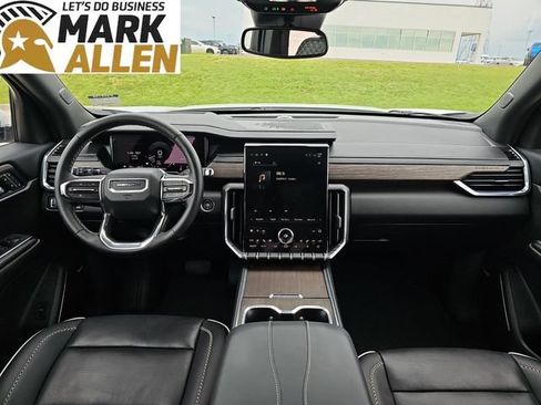 Used 2025 GMC Acadia Denali AWD/4WD image 21