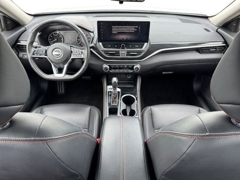 Used 2024 Nissan Altima 2.5 SR w/ SR Premium Package FWD image 10
