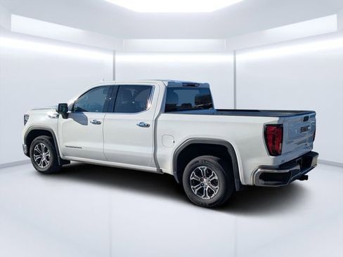 Used 2025 GMC Sierra 1500 SLT image 5