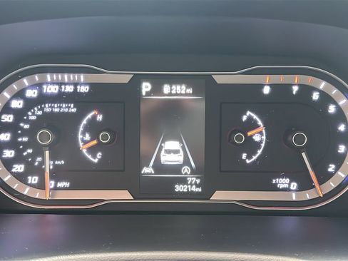 Used 2024 Hyundai Tucson SE FWD image 2
